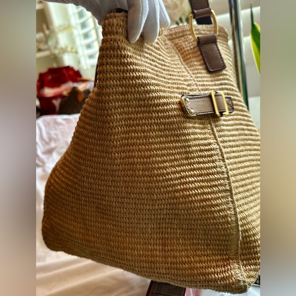 🥳!! Yves Saint Laurent Raffia and Leather Brown Tote. - Picture 5 of 9
